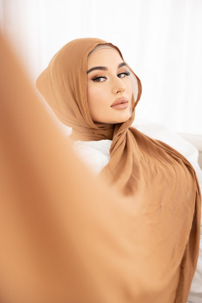 BRUNETTE HIJAB