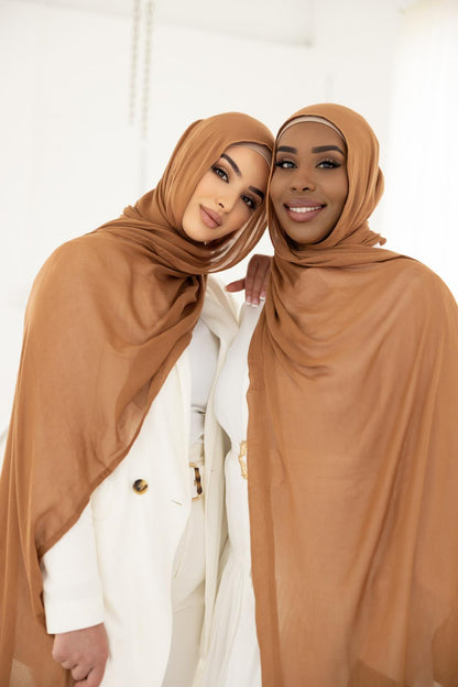 BRUNETTE HIJAB